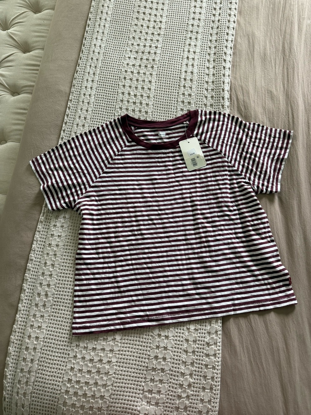 NEW‎ Levi's Maroon and White Striped Crew Tee Size L